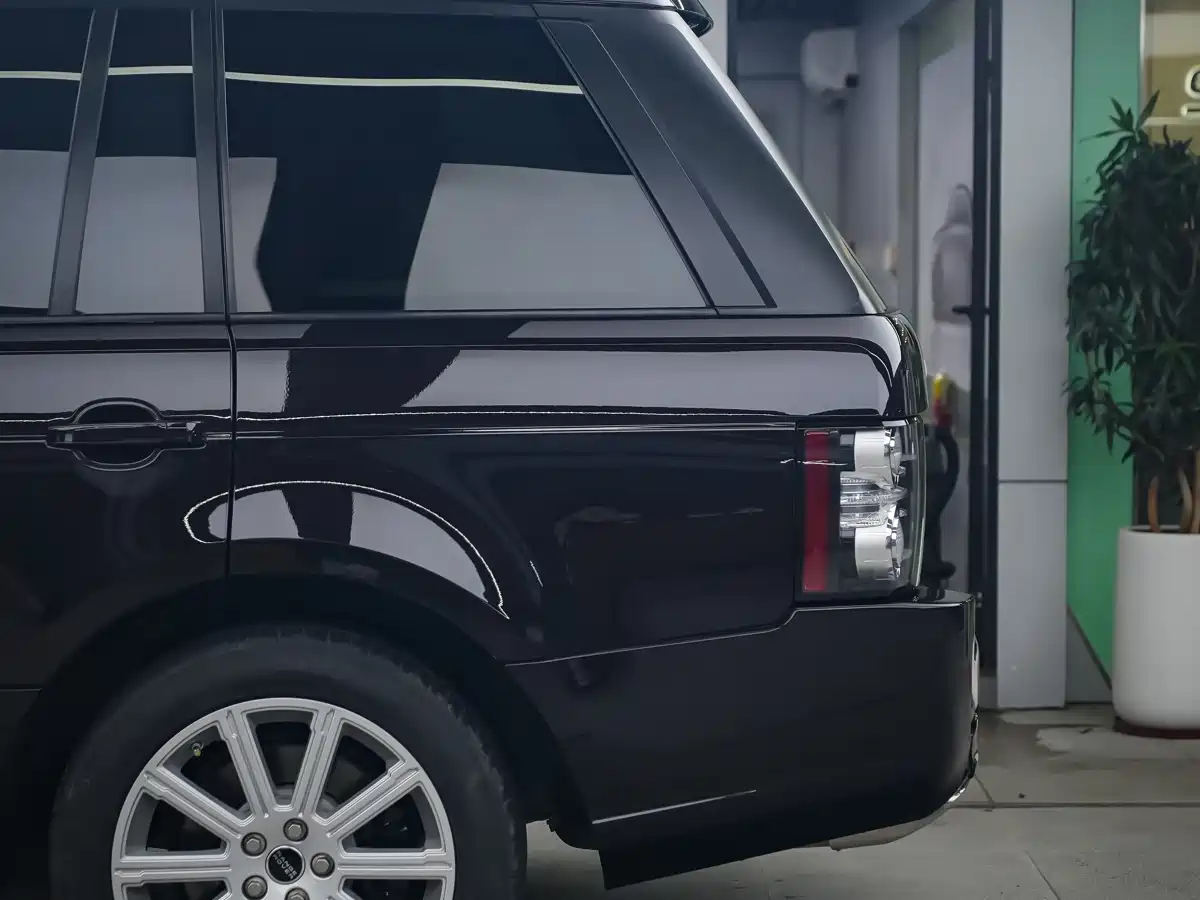 Photo 37 - Land Rover Range Rover