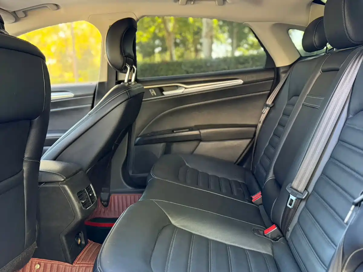 Фото 5 - Ford Mondeo