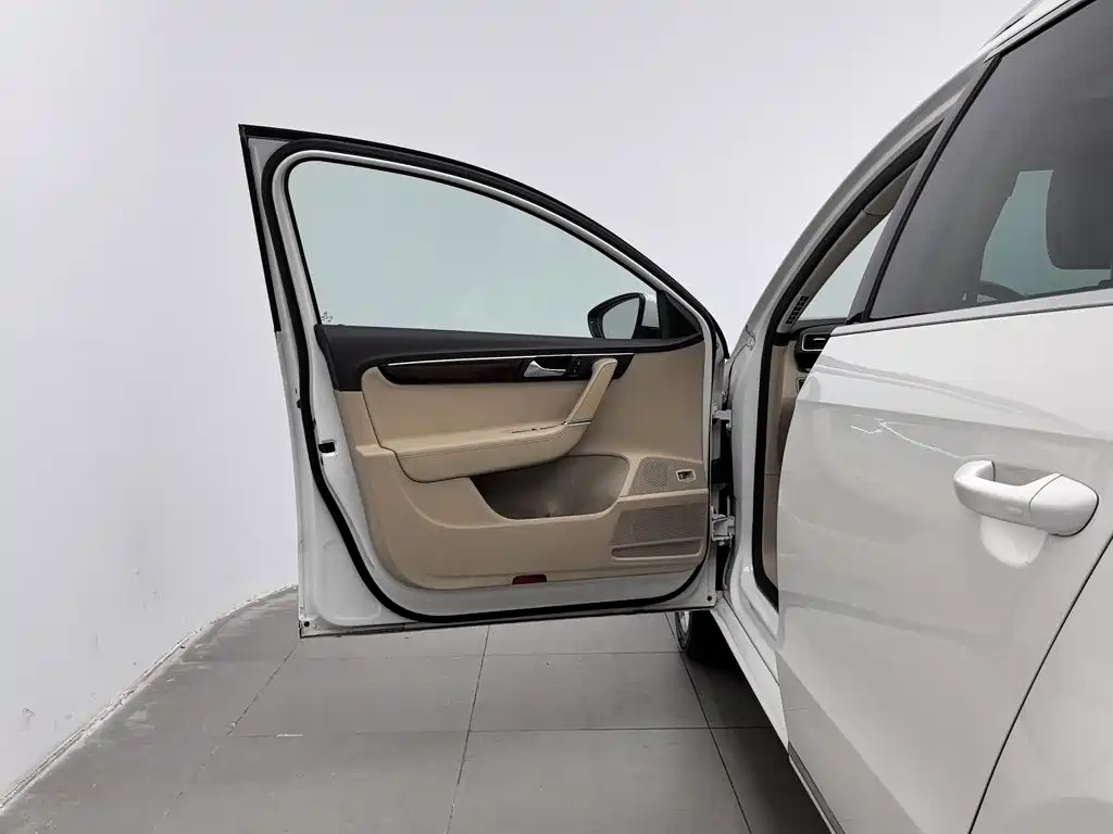Volkswagen Magotan (Import) 2012 2012 Wagon 2.0TSI Comfort