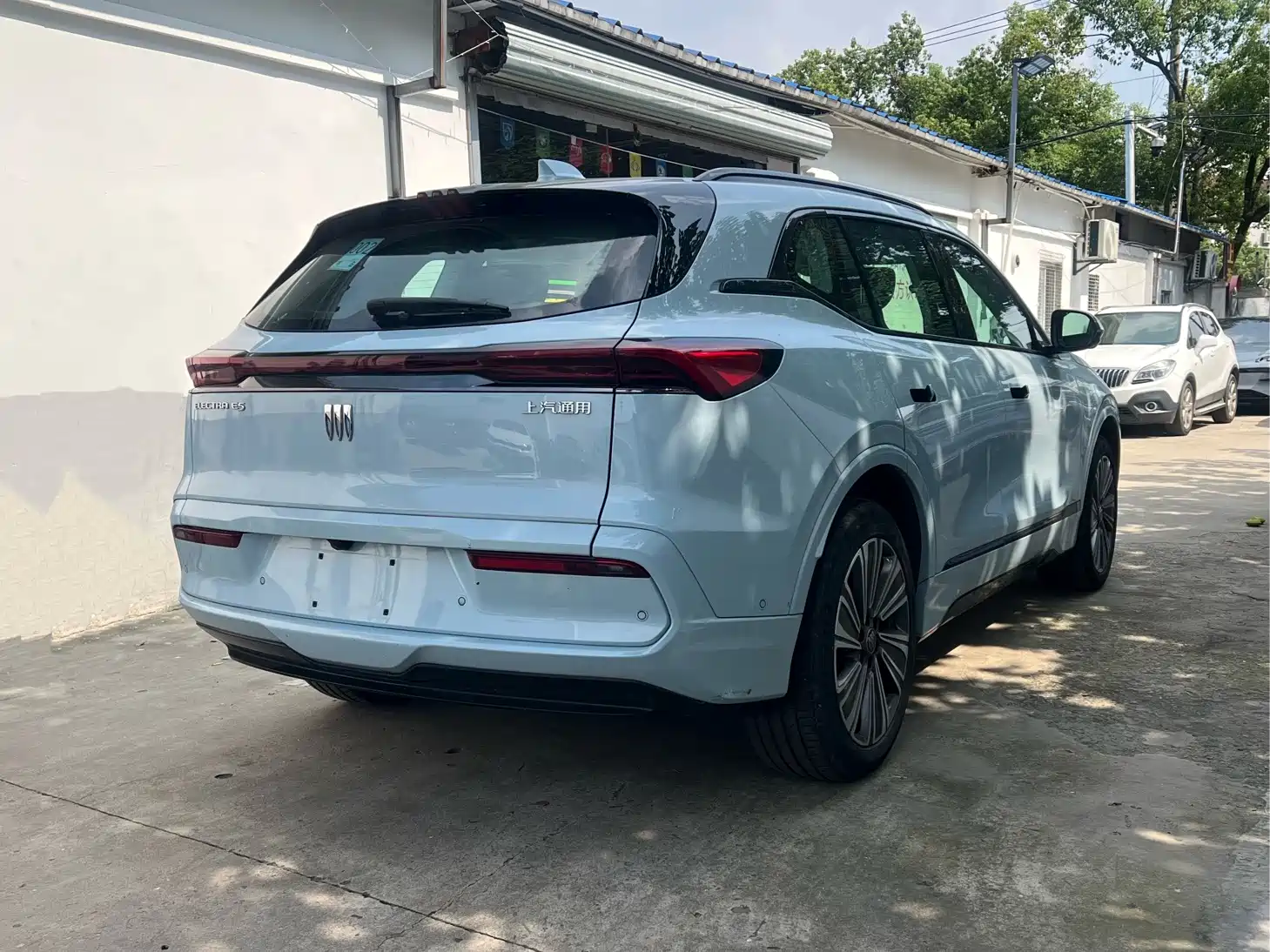 Фото 6 - Buick E5