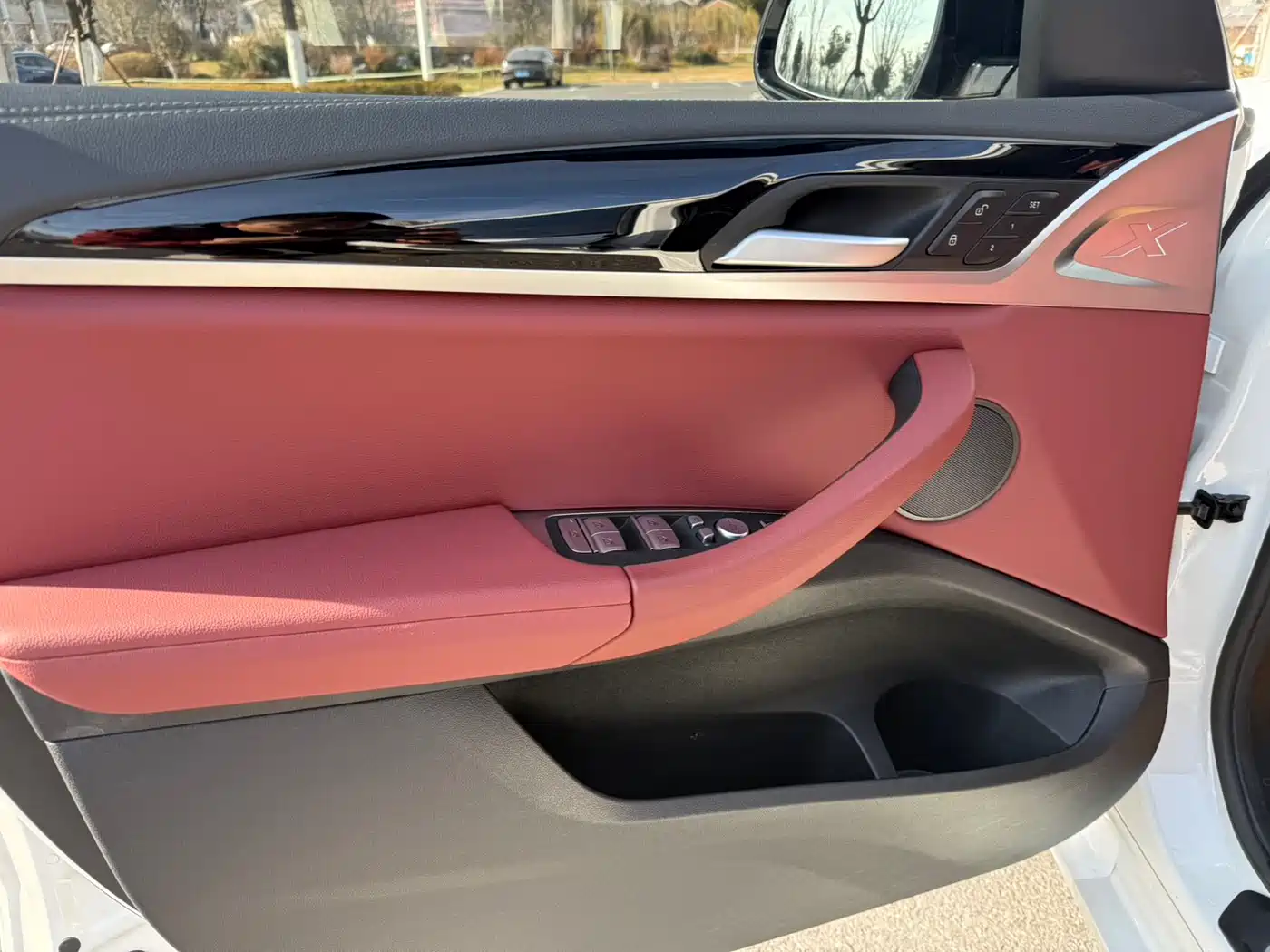BMW iX3 2024 Leading Edition фото 18