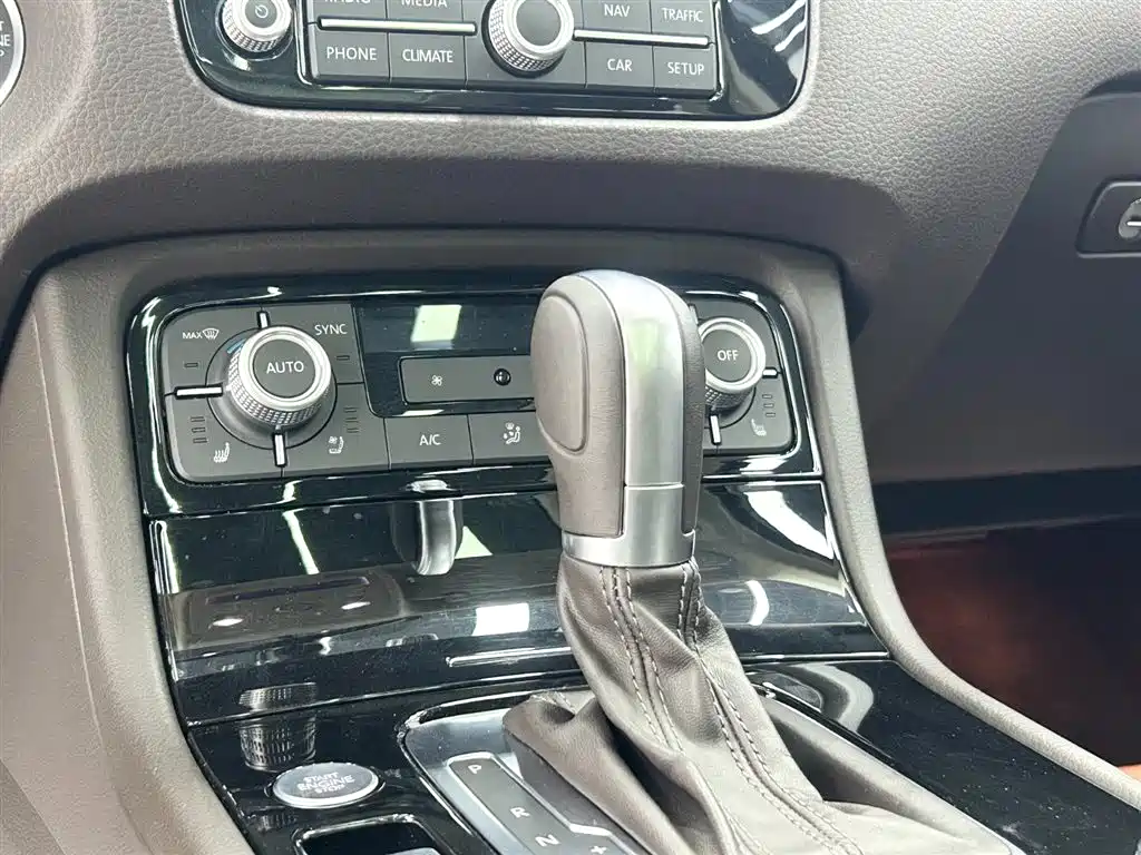 Volkswagen Touareg 2017 3.0TSI Explorer Edition фото 14
