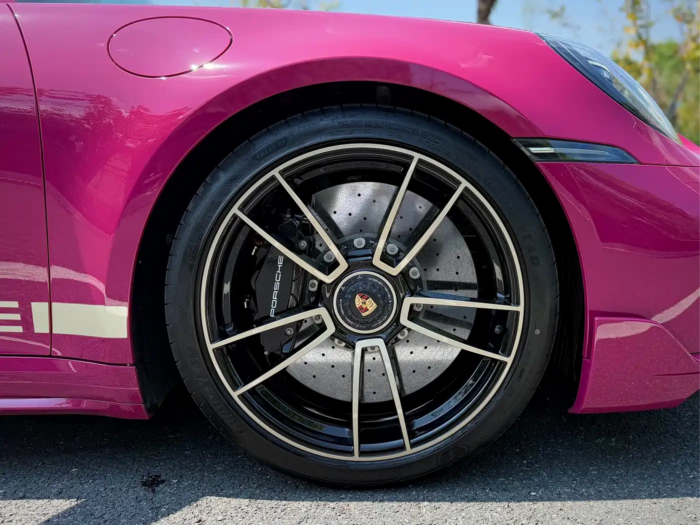 Porsche 911 2021 Turbo S 3.7T Porsche China 20th Anniversary Edition фото 26