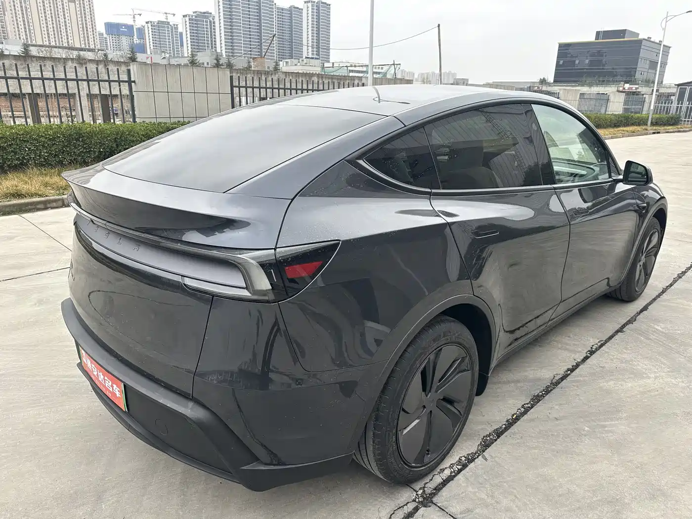 TESLA MODEL Y