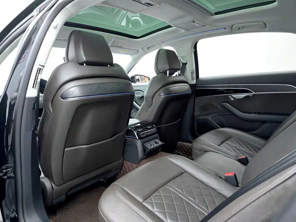 Audi A8 2021 A8L 50 TFSI quattro Comfort фото 17