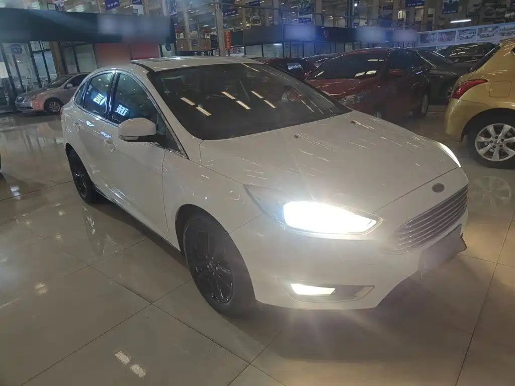 Фото 22 - Ford Focus