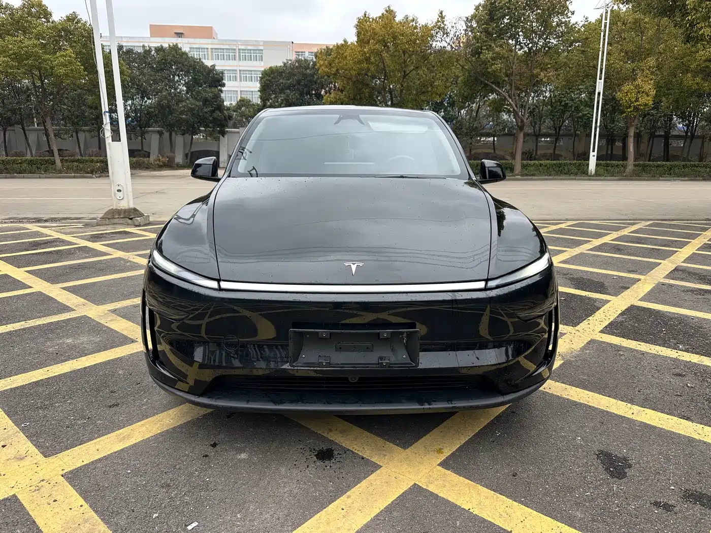 Tesla Model Y 2025 Rear-Wheel Drive