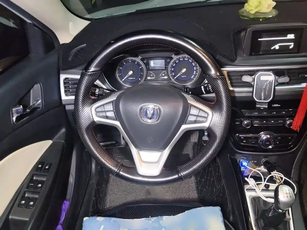 Changan Yuexiang V7 2017 2016 1.6L Manual Le Shang (China IV)