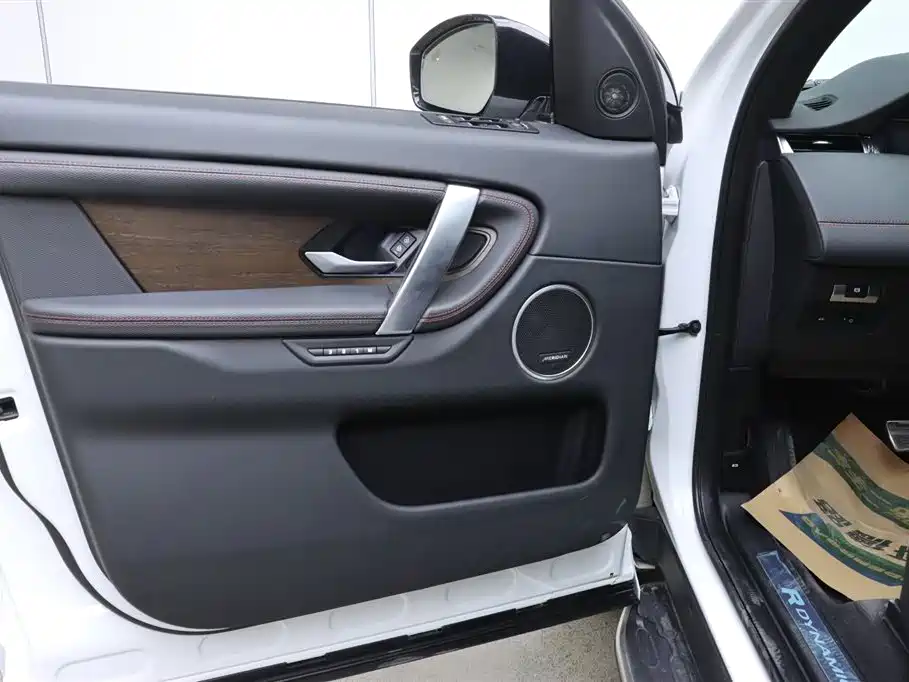 Land Rover Discovery Sport 2023 249PS R-Dynamic SE Performance Technology Version фото 11