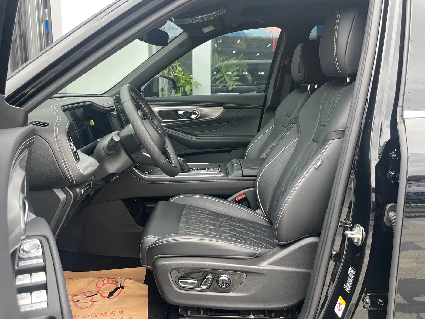 GAC Trumpchi Trumpchi GS8 2025 Pilot Series 2.0TGDI 2WD Luxury Edition 5-seater фото 4