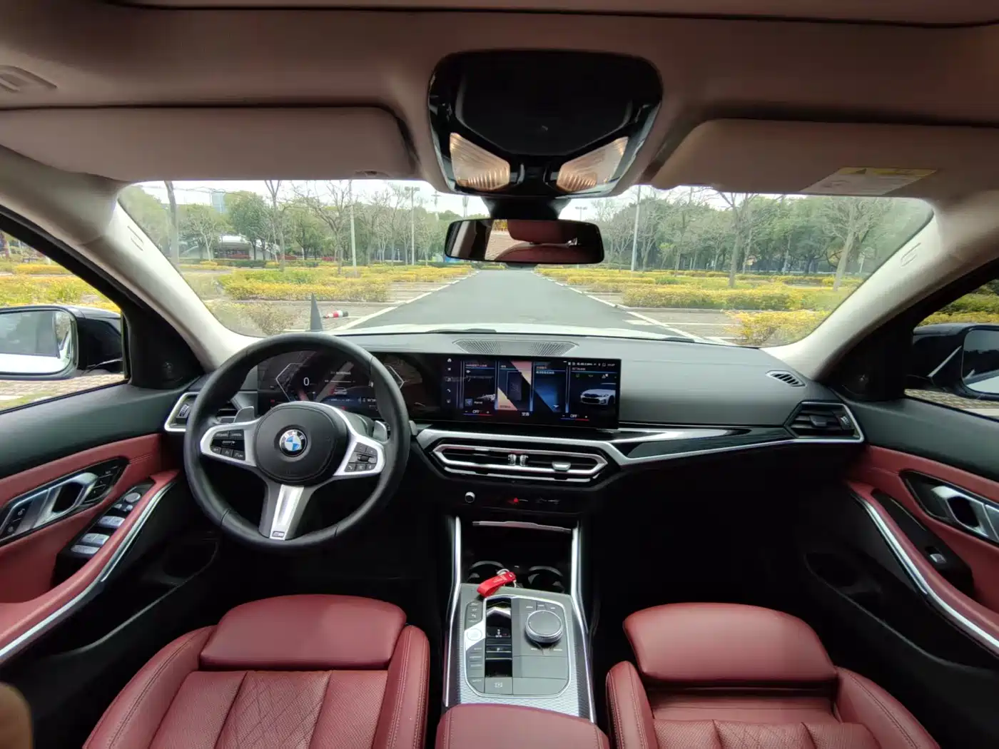 BMW 3 Series 2023 325Li M Sport Black Night Package фото 8