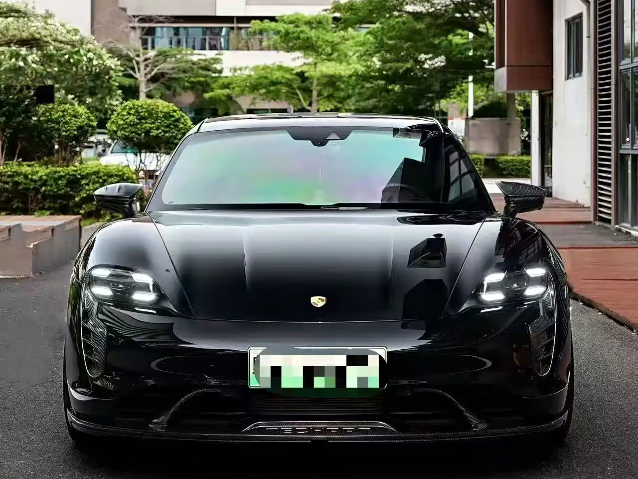 Фото 3 - Porsche Taycan