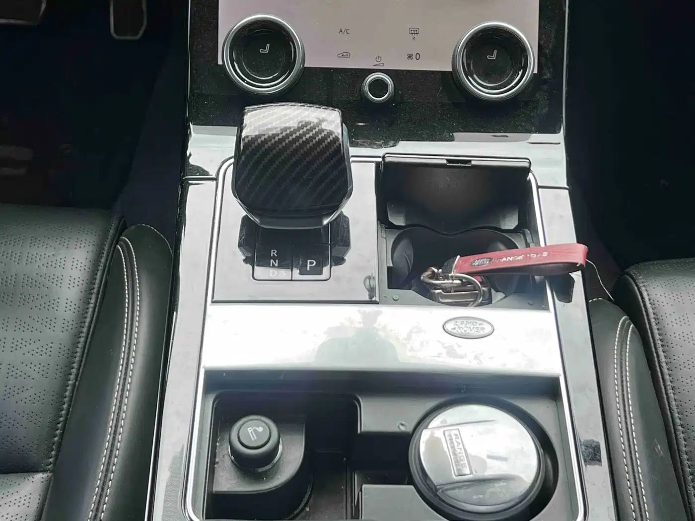 Land Rover Range Rover Velar 2022 250PS Golden Collector's Edition фото 12