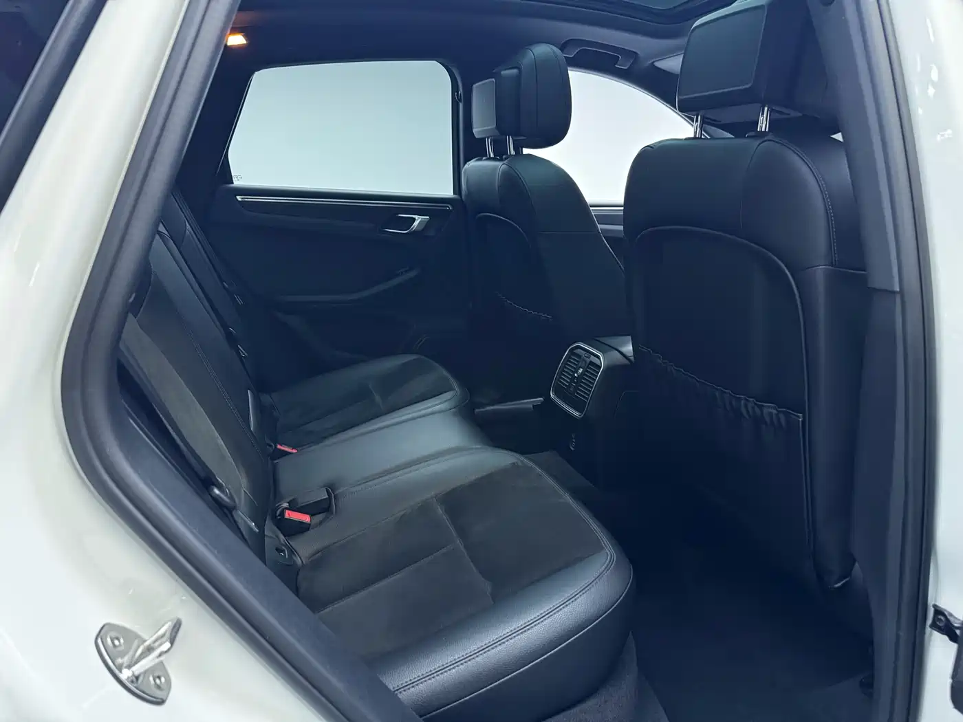 Porsche Macan 2018 Macan 2.0T фото 6