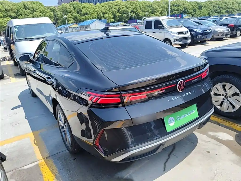 VOLKSWAGEN LINGDU