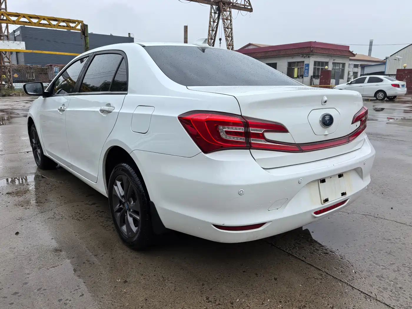 BYD Qin New Energy 2017 1.5T Premium Model фото 5