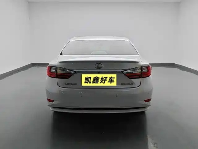 Lexus ES 2015 200 Elite Edition фото 5