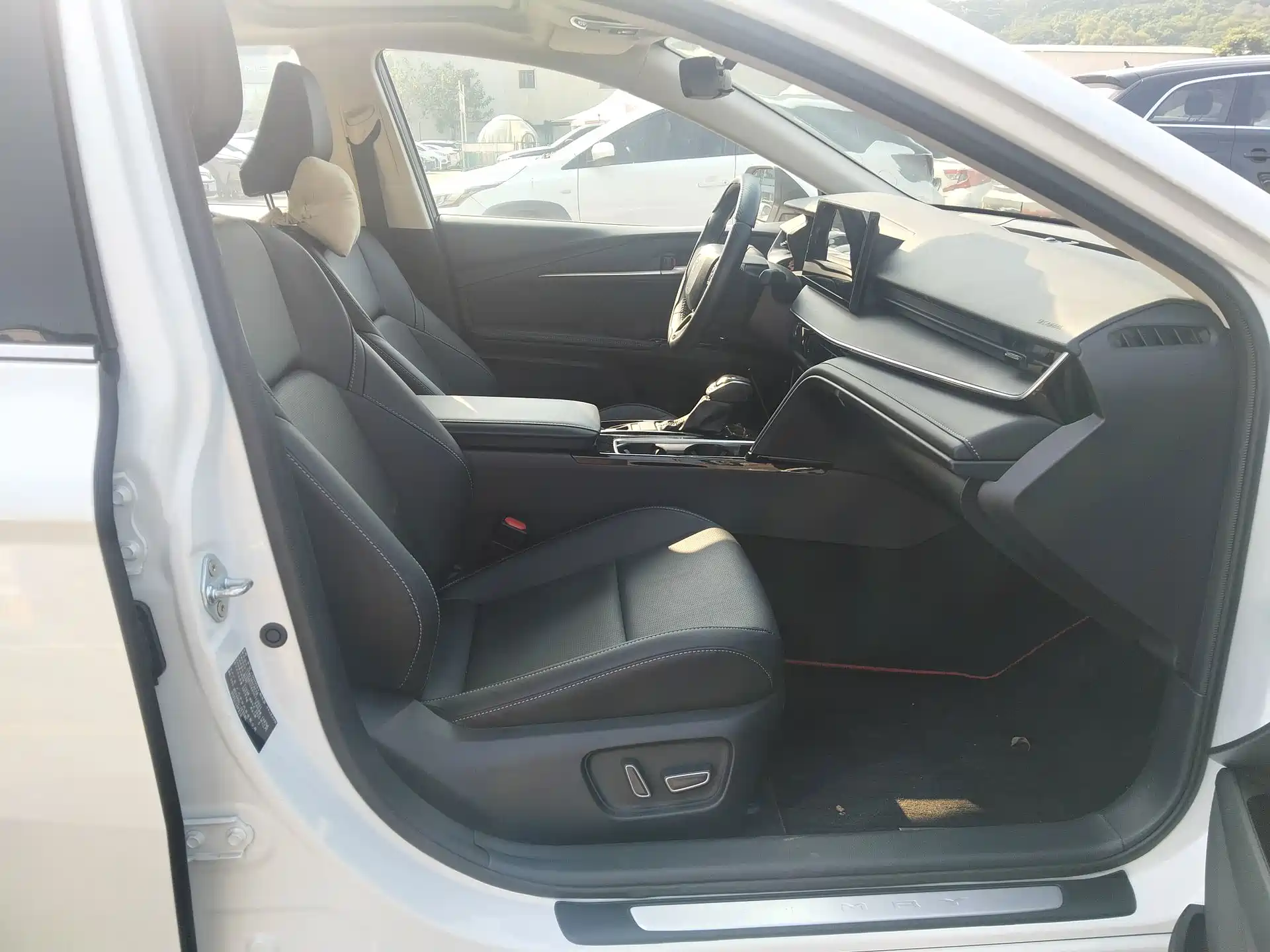 Photo 9 - Toyota Camry