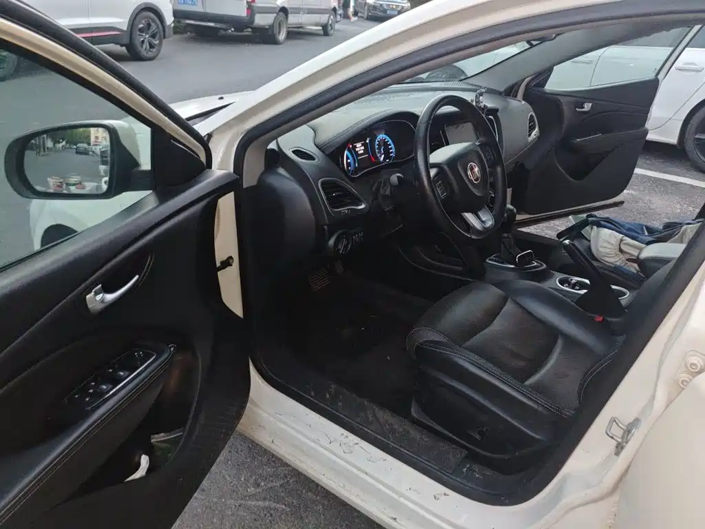 Fiat Viaggio 2015 2015 1.4T Automatic Smart Edition