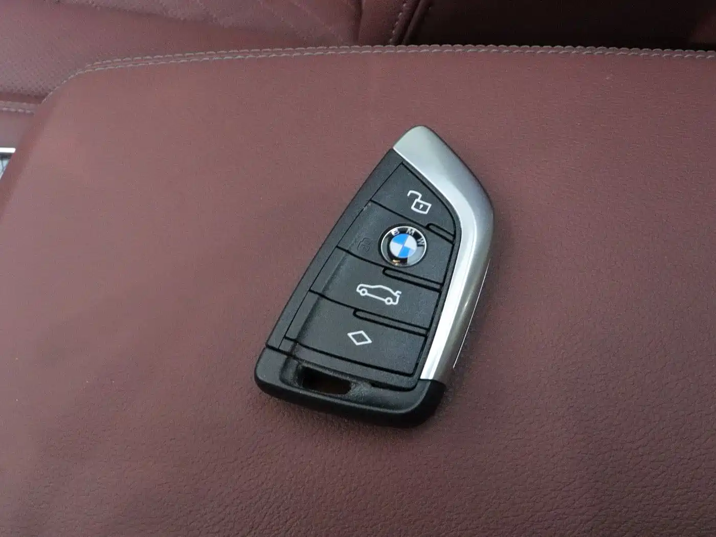 BMW 3 Series 2025 2025 330i M Sport Night Edition