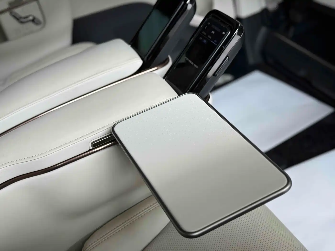 Lexus LM 2024 2023 350h 7-Seater Elegance Edition
