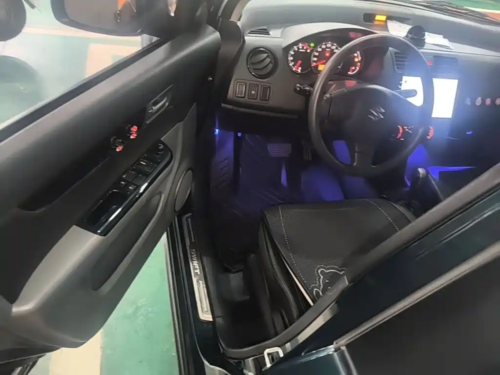 Photo 16 - Suzuki Swift