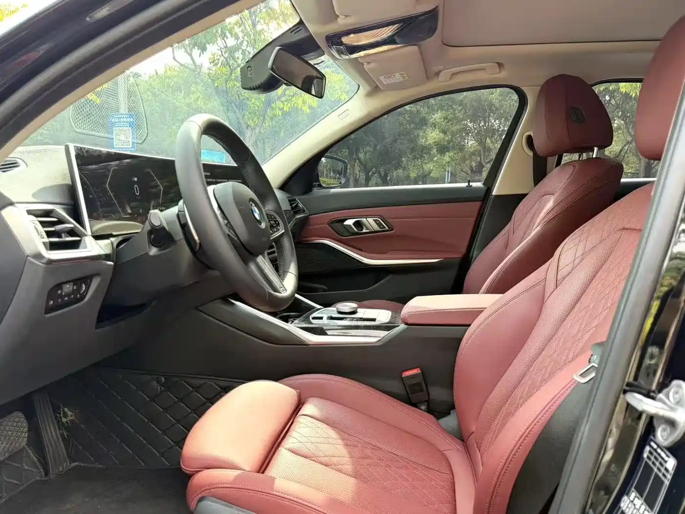 BMW 3 Series 2024 325Li M Sport Package фото 8