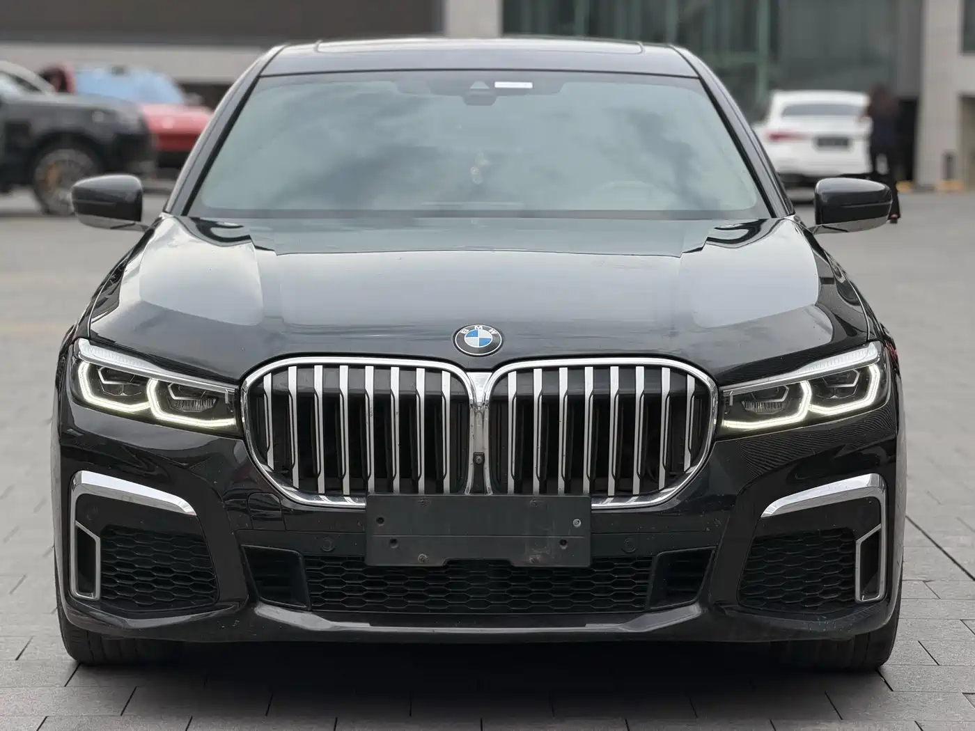 BMW 7 Series 2021 Model 740Li Leading Luxury Package фото 2