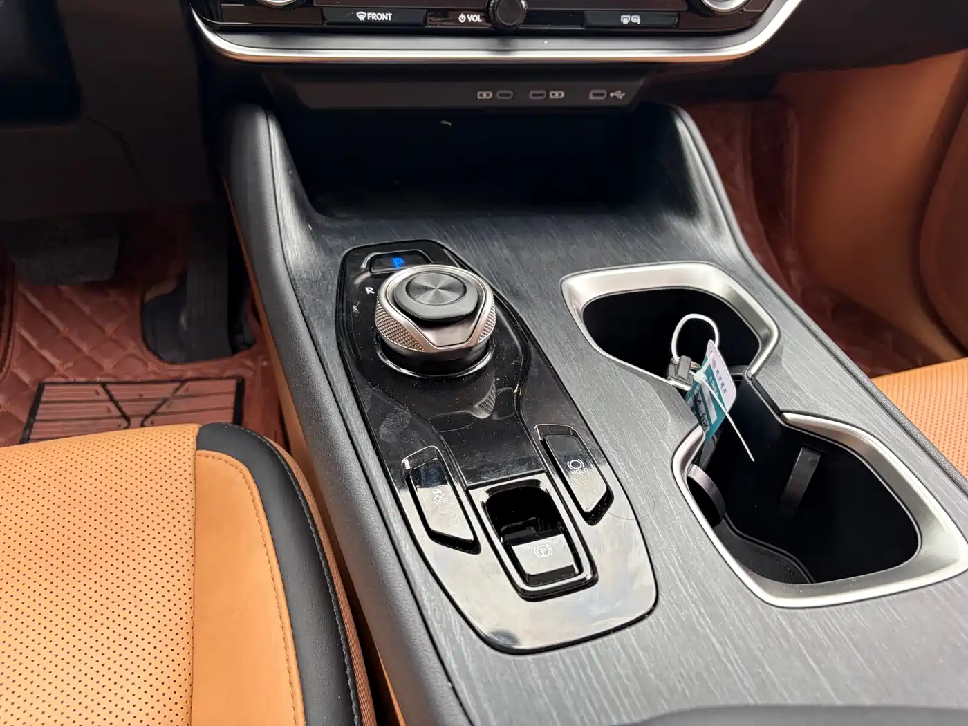 Lexus RZ 2023 450e 4WD Deluxe фото 11