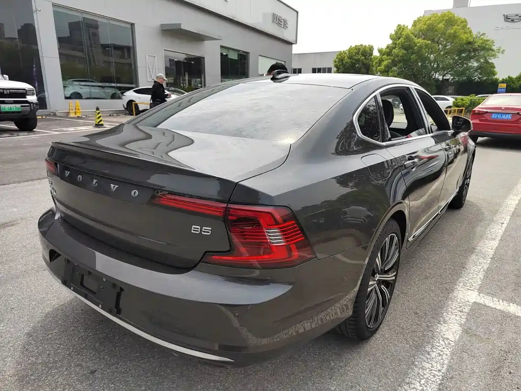 Volvo S90 2025 2025 B5 Zhiyuan Luxury Edition
