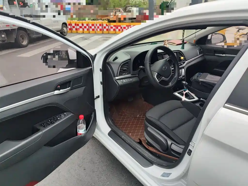 Hyundai Elantra 2016 Model 1.6L Automatic Smart Elite фото 14