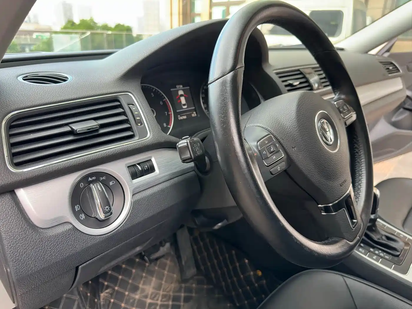 Photo 22 - Volkswagen Passat