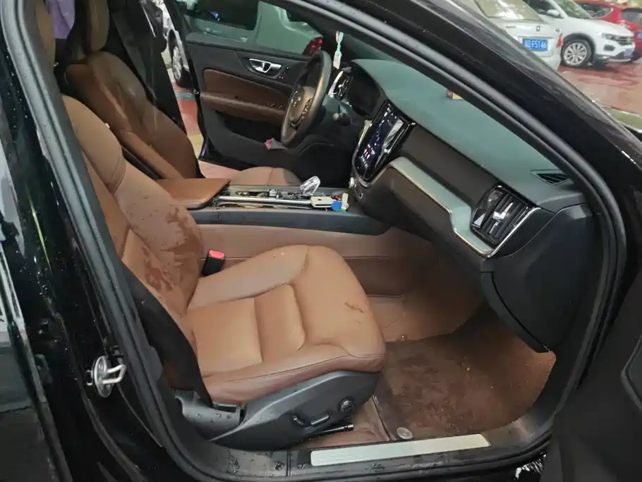 Volvo S60 2026 2026 B4 Smart Luxury Edition