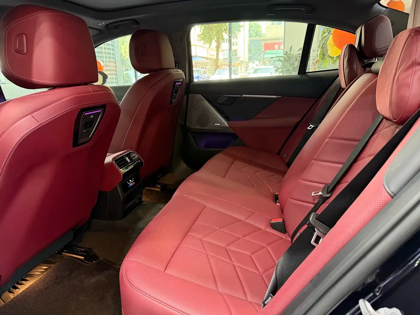 BMW 5 Series 2025 530Li Leading M Sport Package фото 6