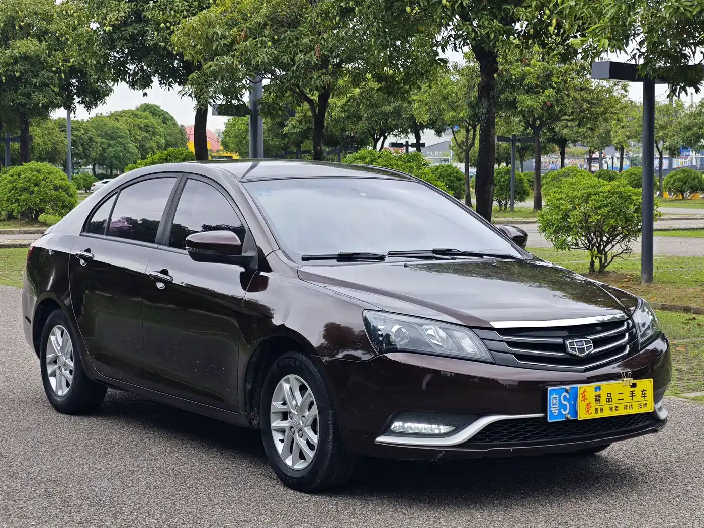 Фото 3 - Geely Emgrand