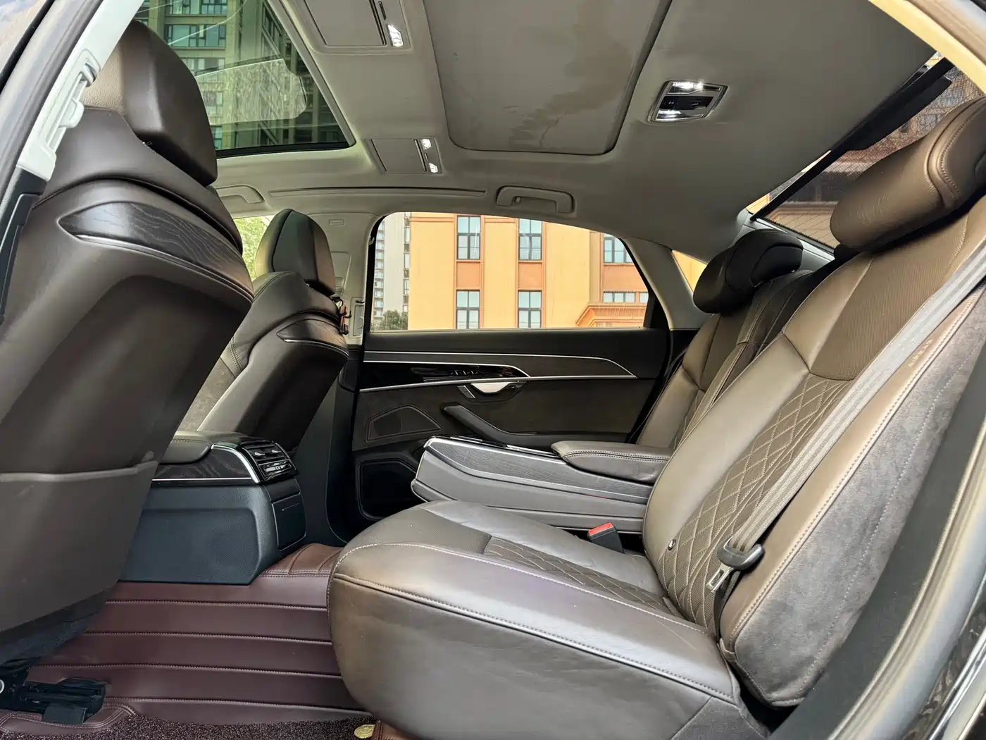 Audi A8 2022 A8L 50 TFSI quattro Comfort Collector's Edition фото 10