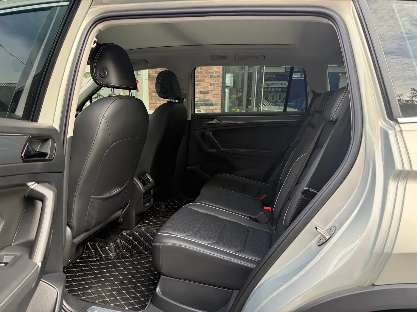 Volkswagen Tiguan L 2019 330TSI Automatic 2WD R-Line Flagship Edition China VI фото 11