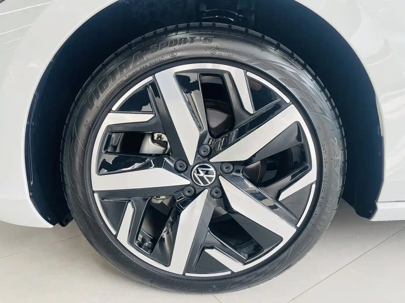 Volkswagen Lamando 2024 Lamando L 280TSI DSG Cool Edition фото 3