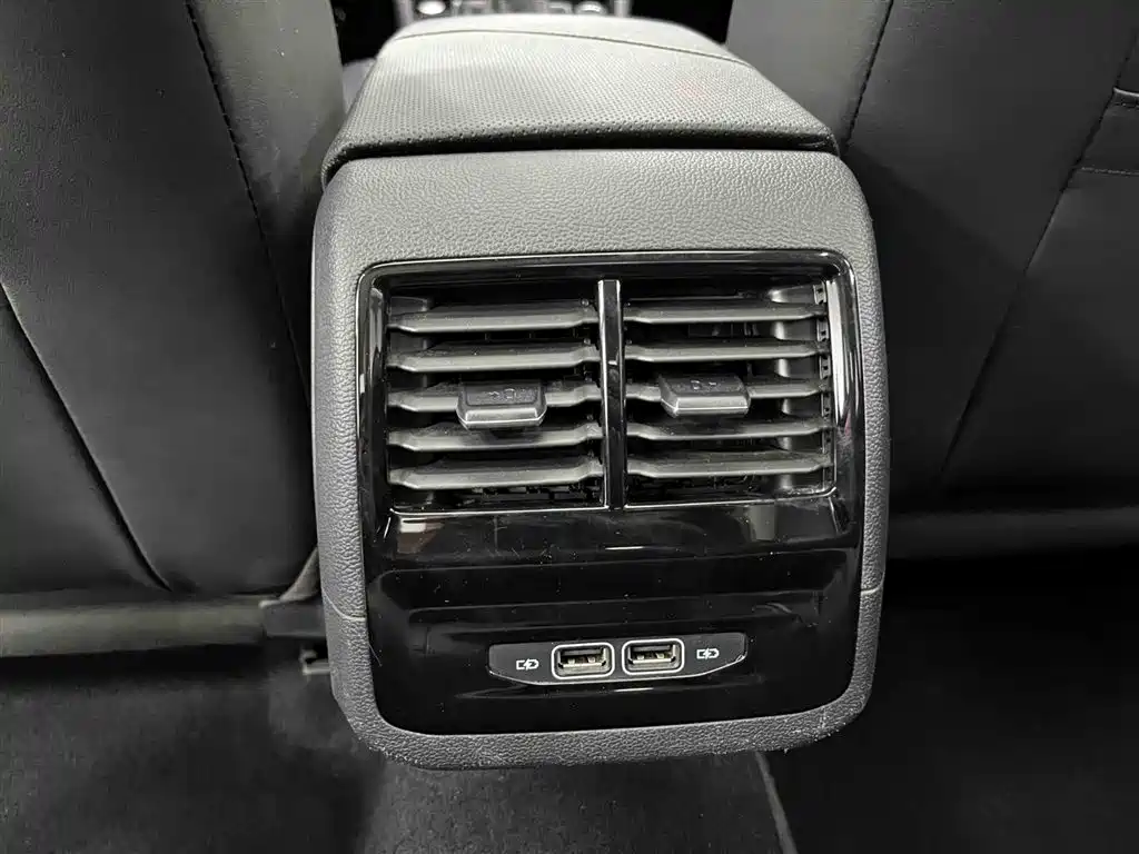 Volkswagen Sagitar 2023 Model Year 200TSI DSG Surpass Edition фото 15