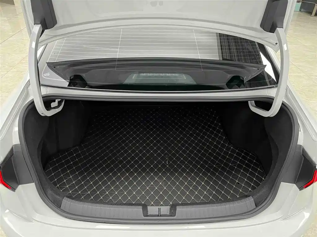 Volkswagen Sagitar 2023 Model Year 200TSI DSG Surpass Edition фото 16