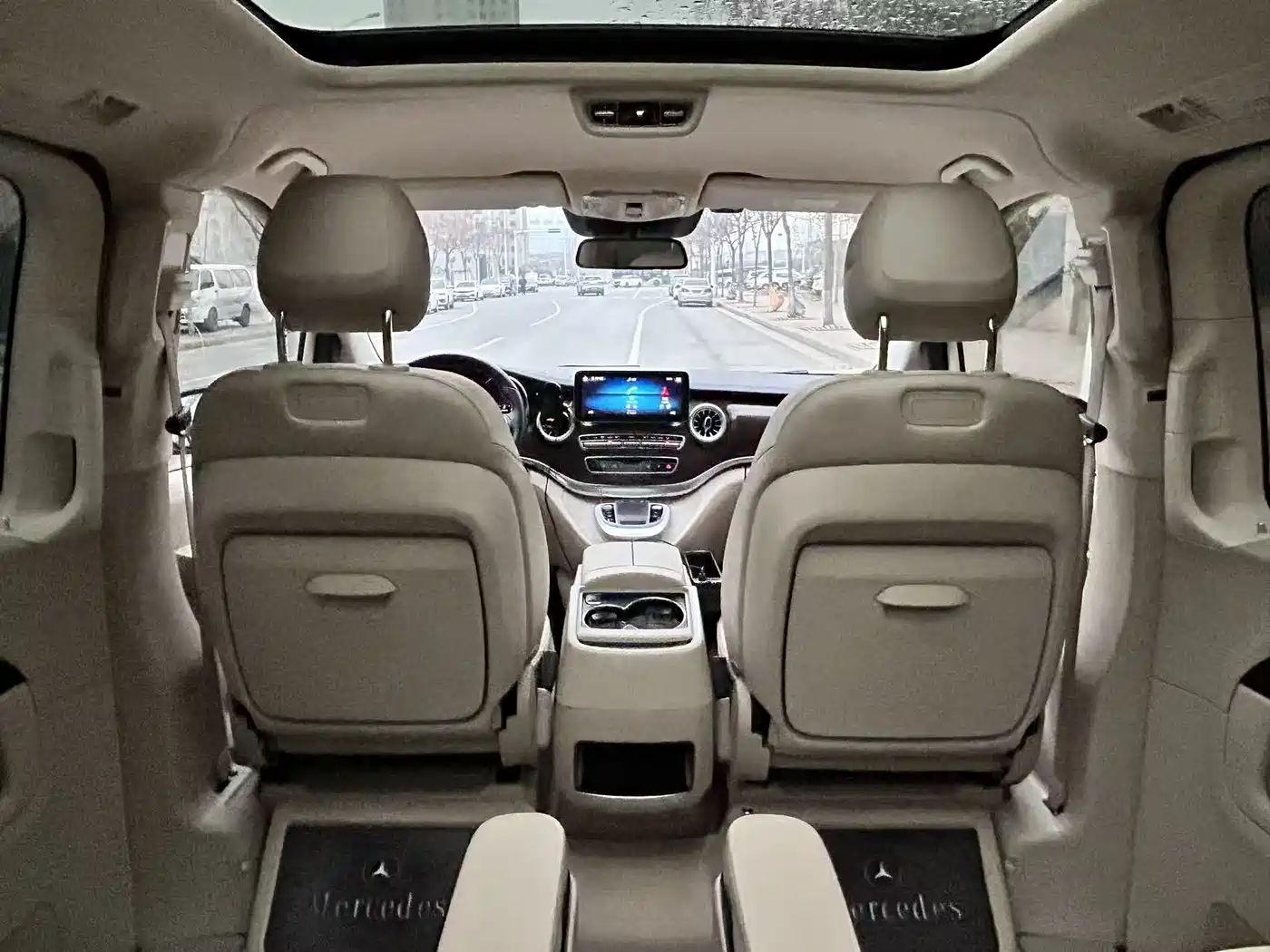 Фото 14 - Mercedes-Benz V-Class