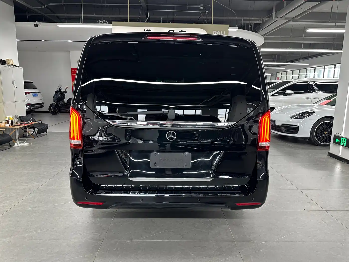 MERCEDES-BENZ V CLASS