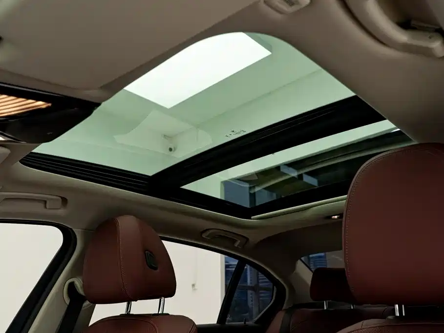 BMW 3 Series 2024 325Li M Sport Shadowline Package фото 28