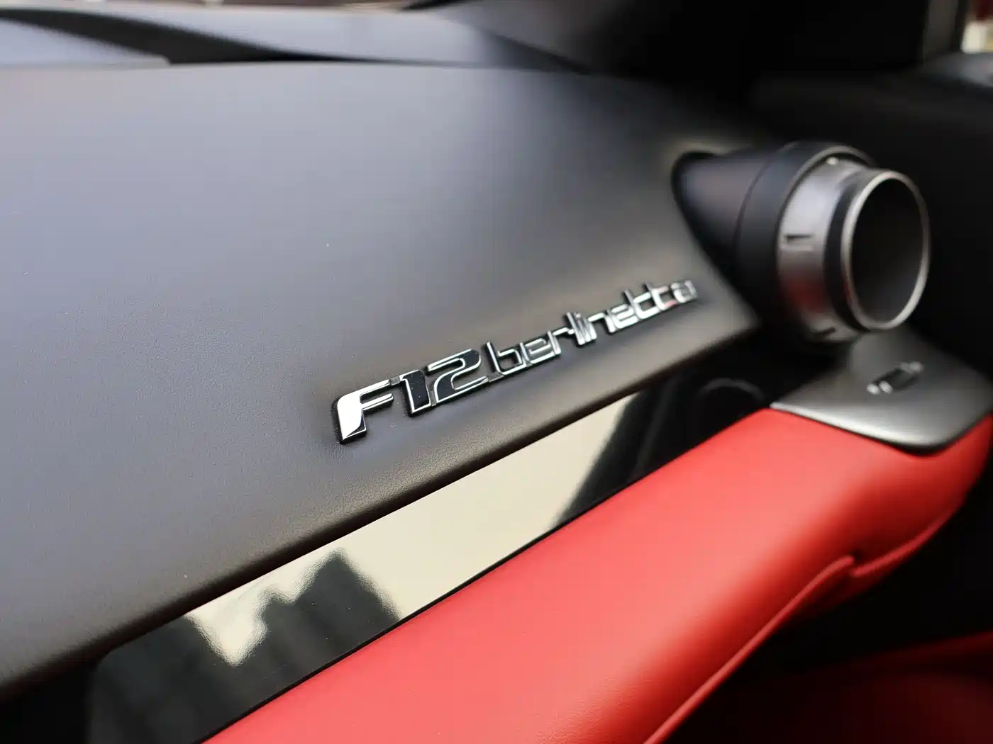 Ferrari F12berlinetta 2015 2013 6.3L Standard