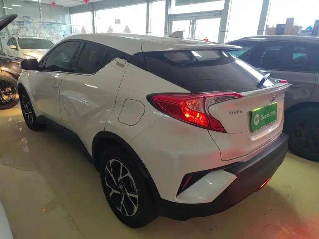 Toyota C-HR 2021 2020 Model 2.0L Leading