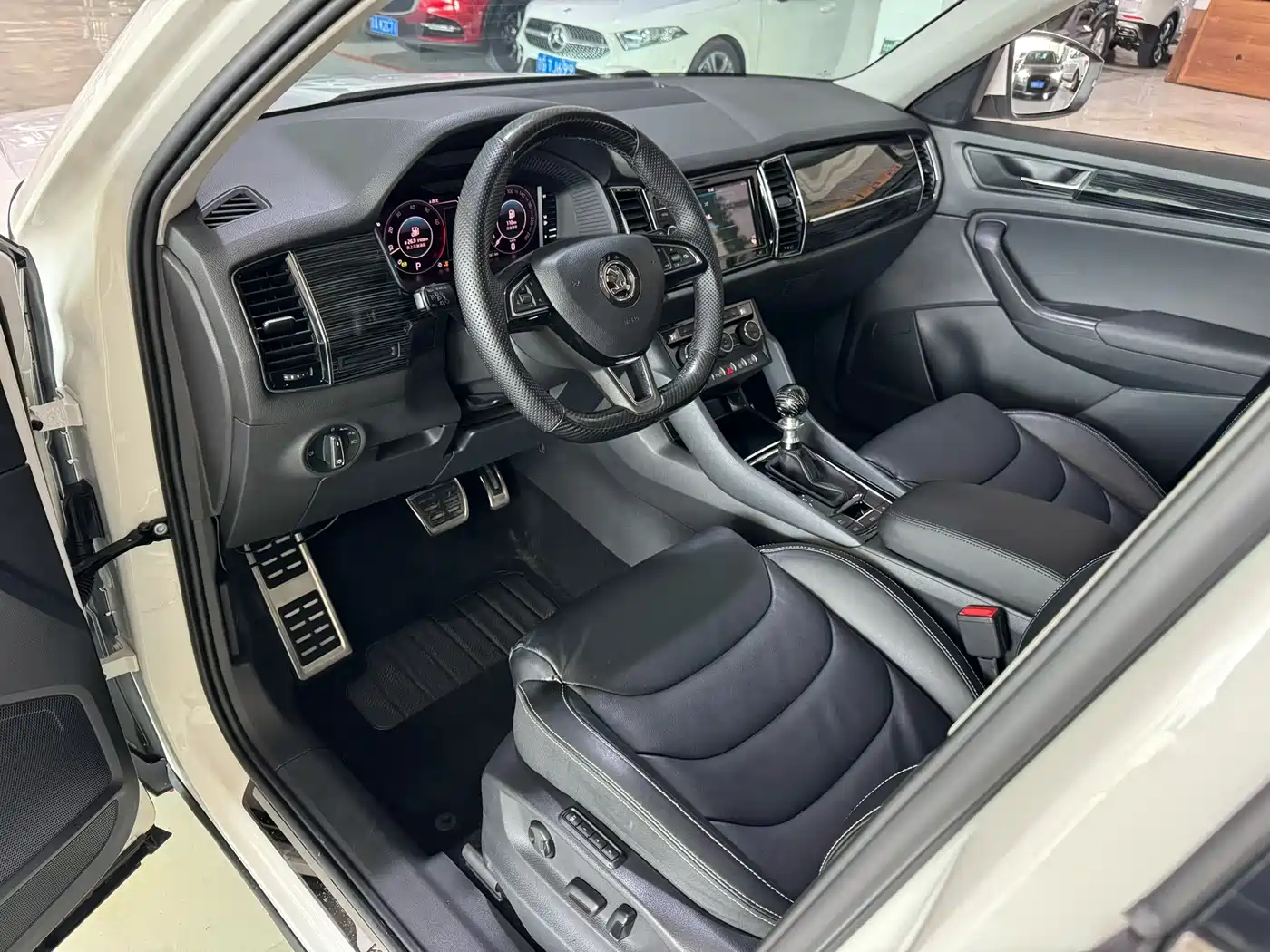 Škoda Kodiaq 2019 Facelift TSI330 5-Seater 2WD Luxury Premium Edition China V фото 7