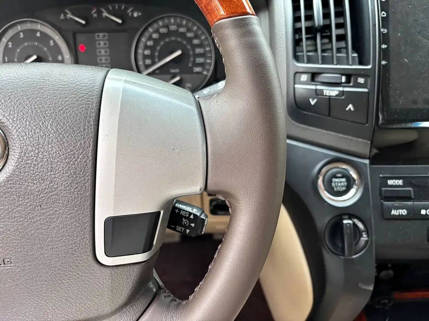 Toyota Land Cruiser (Import) 2015 2015 4.0L V6 Middle East Limited Edition