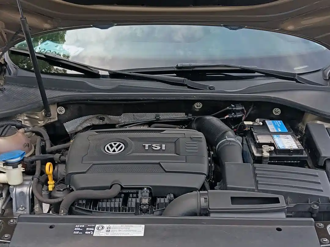 Volkswagen Passat 2017 330TSI DSG Luxury фото 13
