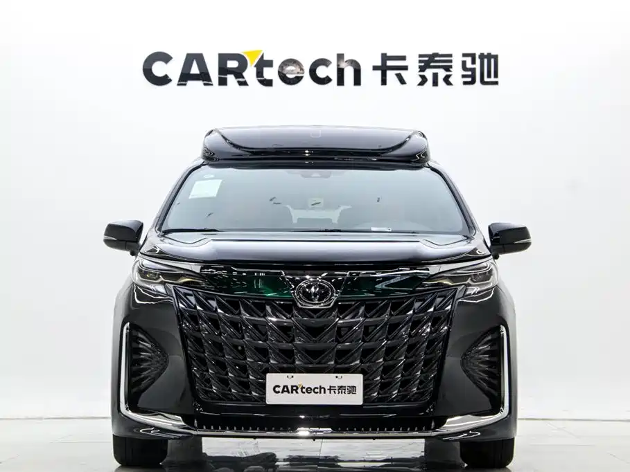 Toyota Granvia 2024 2.5L Hybrid Comfort фото 2