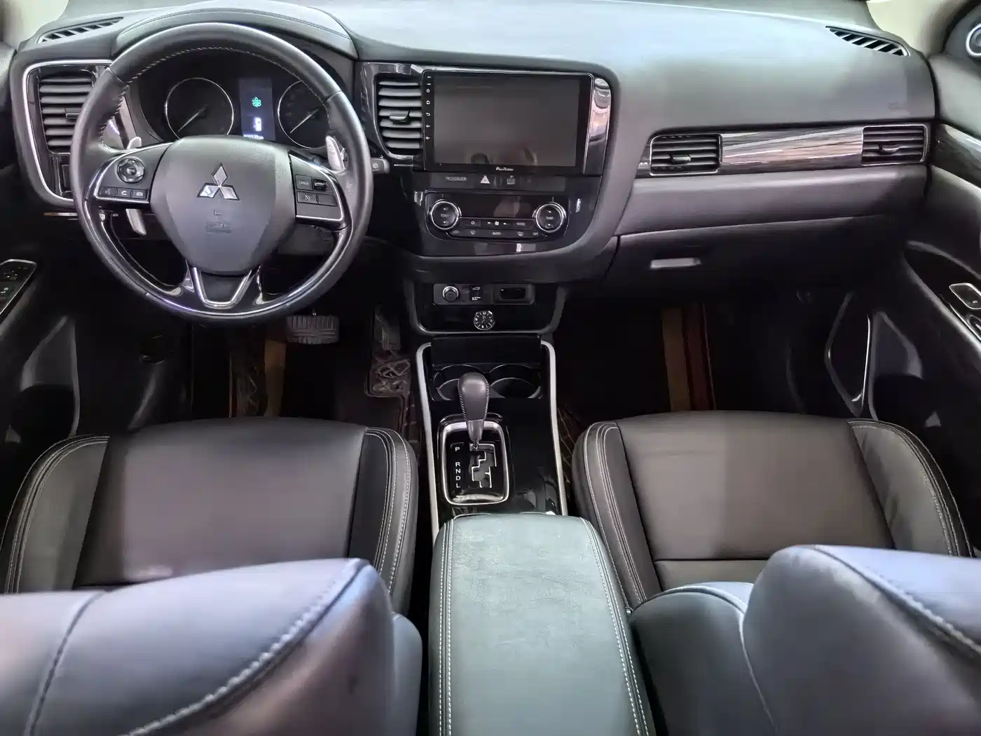 Mitsubishi Outlander 2019 2.4L 4WD Deluxe Edition 5-Seater China VI фото 12